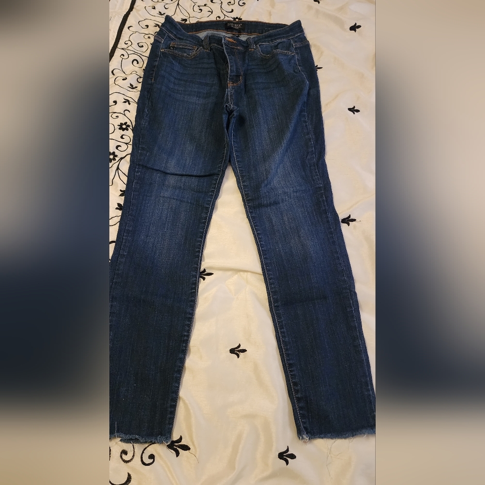 Judy Blue 11/30 mid rise cut hem jean